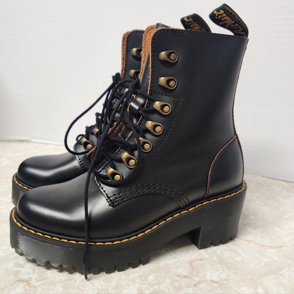 Dr. Martens Leona Women's Vintage Smooth Leather Heeled Boot Sz 5
